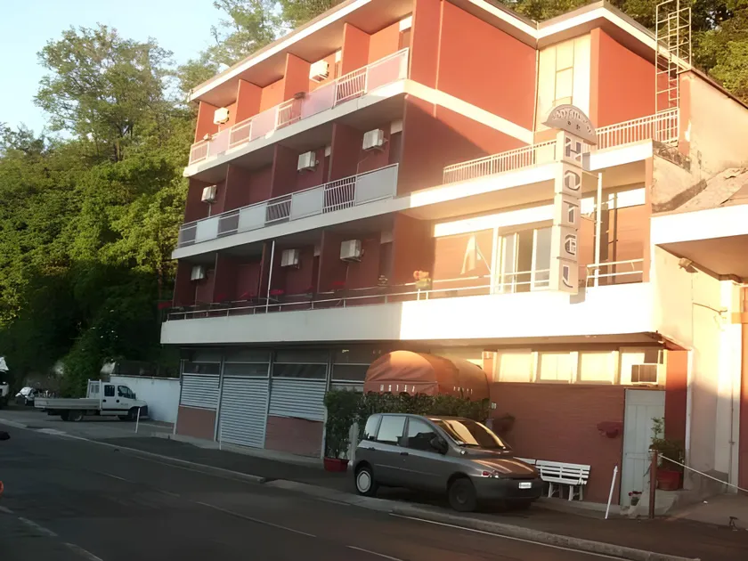 Hotel Lombardia - Image 1