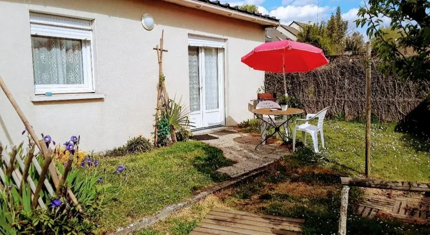 Grand studio sur jardin Nantes Beaujoire B - Image 1