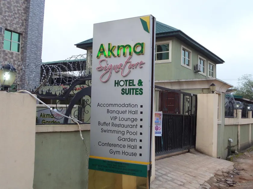 Akma Signature Hotel & Suites - Image 1
