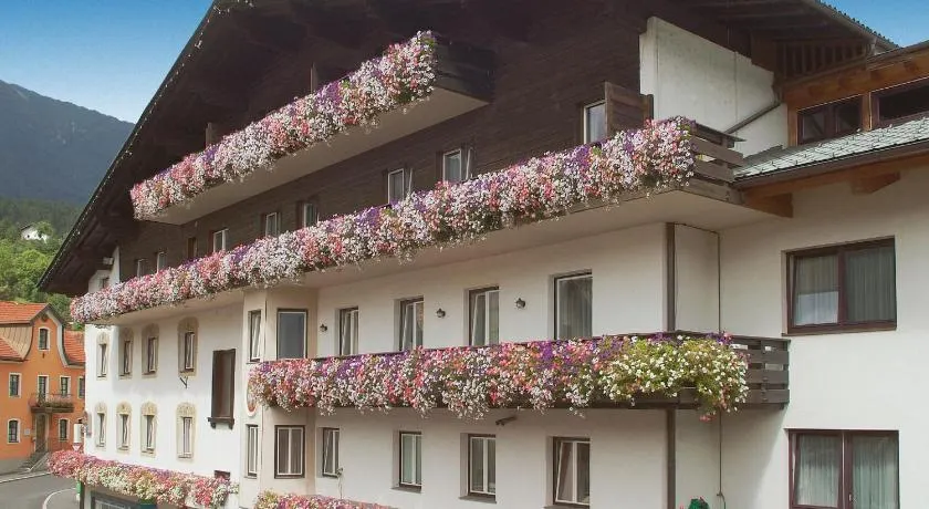 Hotel-Garni Stern - bed & breakfast & more - Image 1