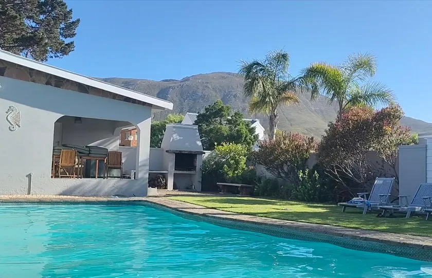 Moments Guesthouse, Kleinmond - Image 1