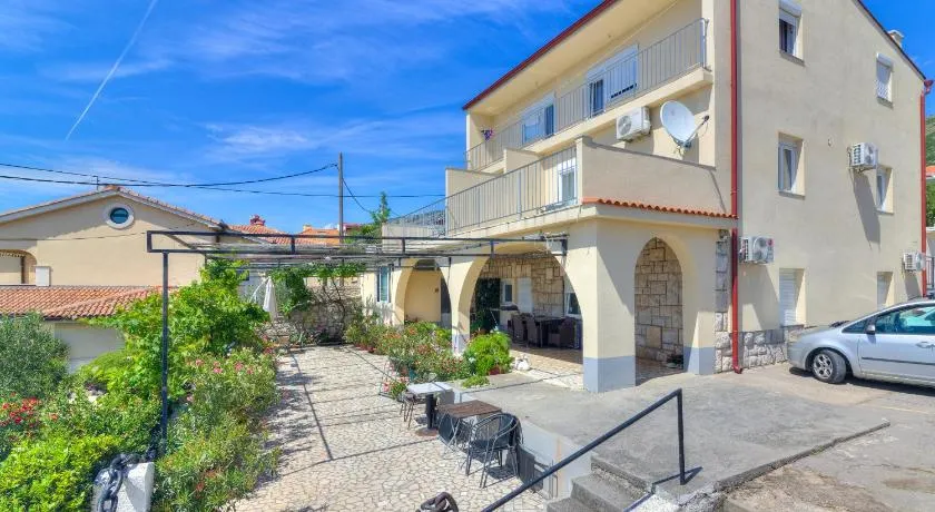 Apartmani i soba "Ana" - Image 1