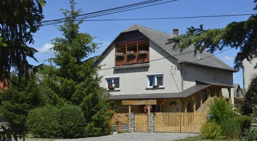 Fenyőfa vendégház - Image 1