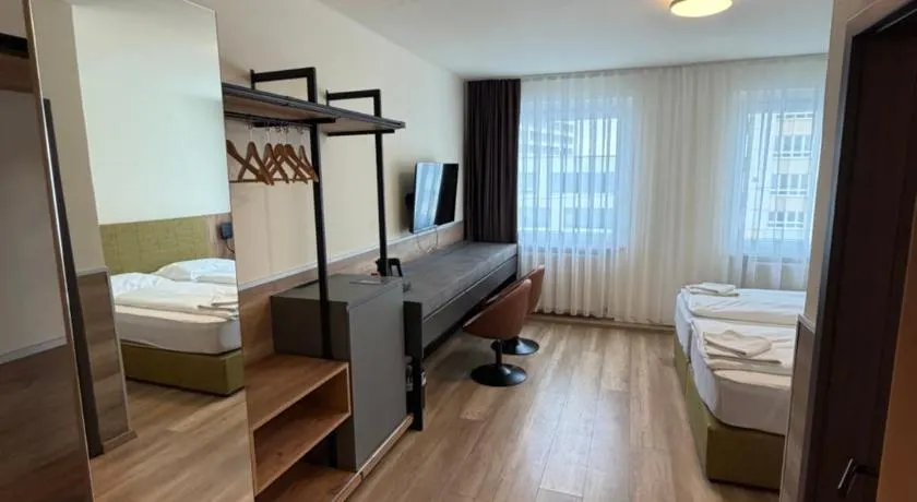 Turm Inn 24H Self Check In By H&H Hotels - Image 1