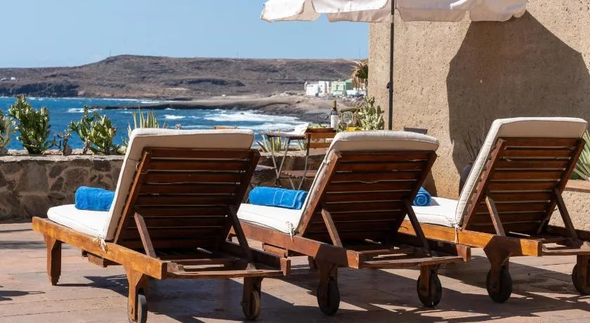 Villa El Olivo - first line with direct access to the beach - Image 1
