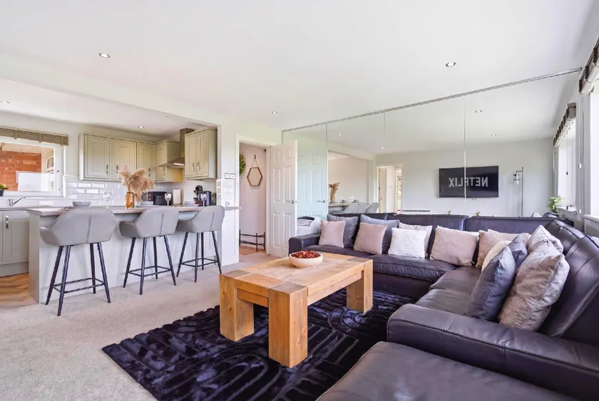 2 bed 2 bath luxe apartment in Hampton in Arden - Image 1