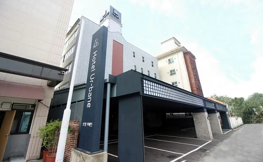 Chuncheon Urbane Hotel - Image 1
