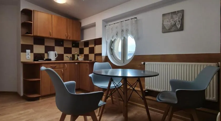 Pokoje Gościnne i Apartamenty Krupówki 19 - Image 1