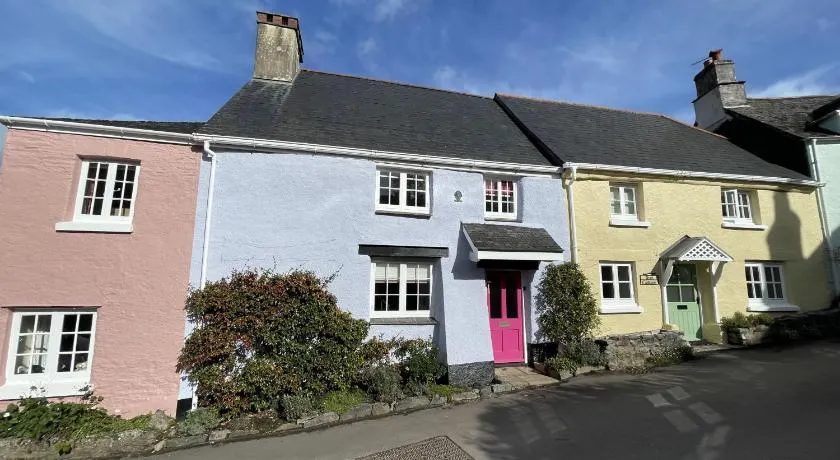 The Nook - Charming cottage, modern living with original features, perfect private garden - Image 1