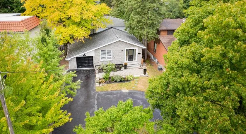 Family Home Near Toronto, Game Room, Backyard, Parking, Self-Checkin - Image 1