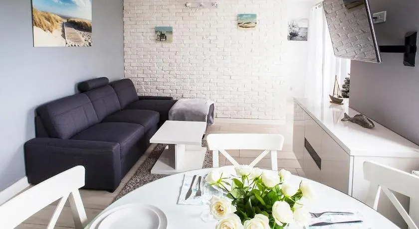 Apartamenty Aquamarina by Noclegi Renters - Image 1