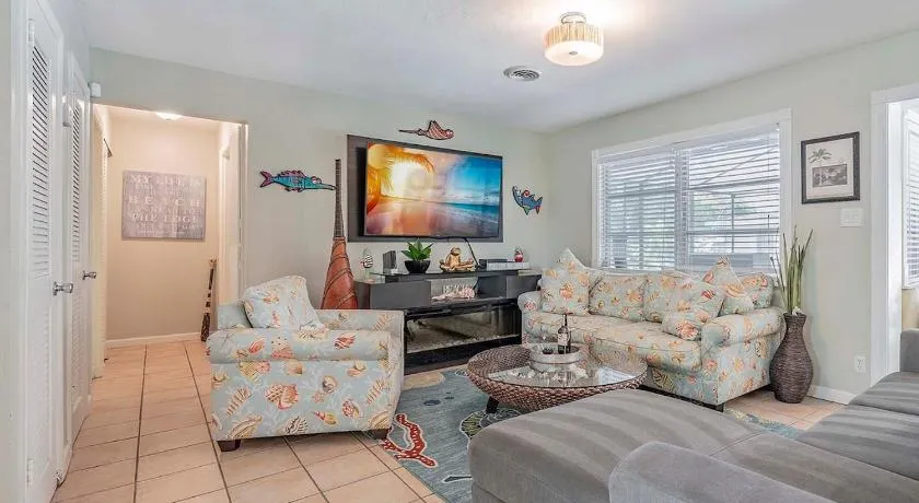 The Edison - Walking Distance to Gulf Course and Edison-Ford Winter Home - Image 1