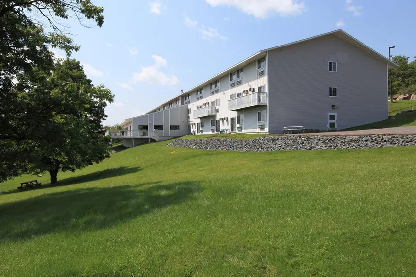 Baymont by Wyndham Duluth Spirit Mountain - Image 1
