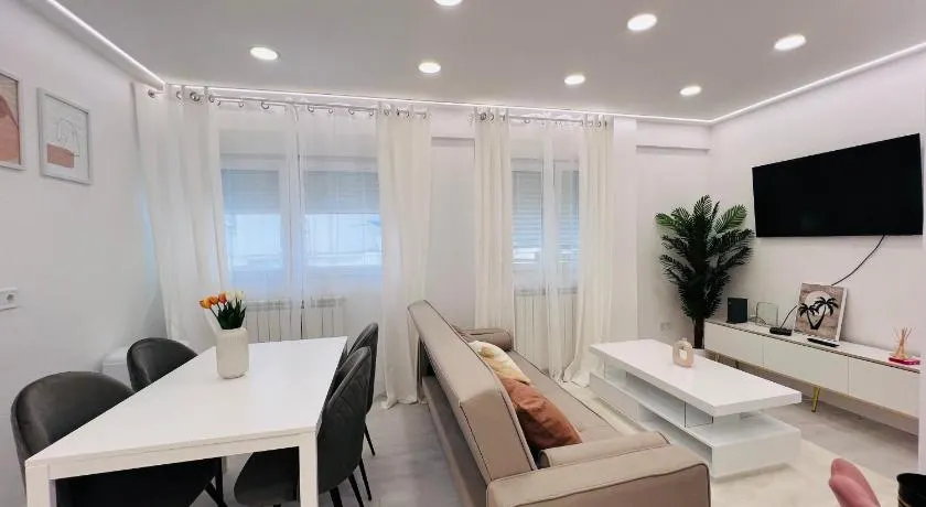 Golden Apartment - Image 1