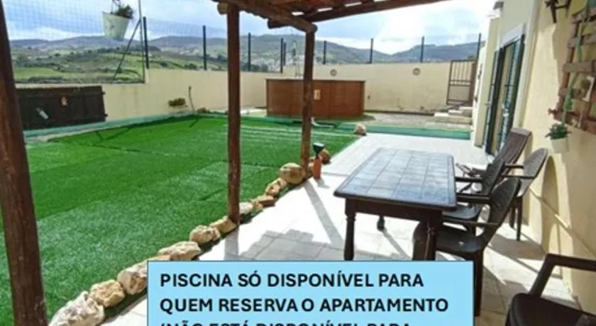 Alojamento - Apartamento ou quarto - Estacionamento à porta - Image 1