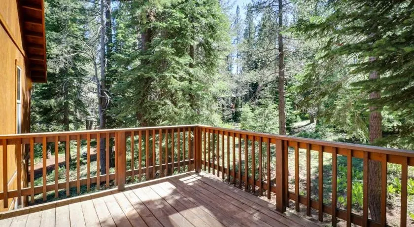 Spacious home near resorts with private hot tub shared pool & new furnishings - Image 1