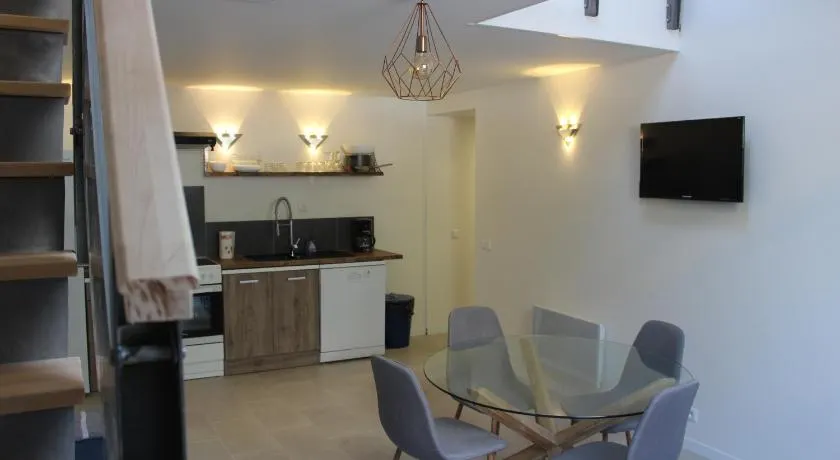 Riders Apartments - Image 1