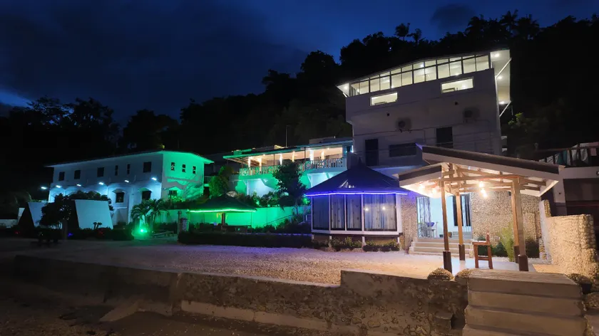 Beachfront Hostel - Image 1