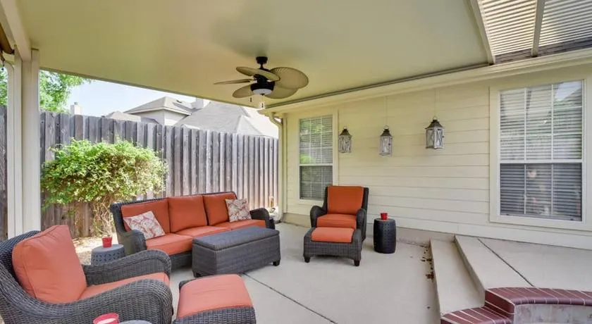 PRIVATE POOL w/Full Amenities by BLD & Joe Pool LK - Image 1