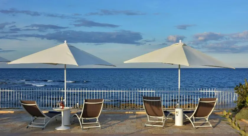 Vilu Suite Mare - Image 1