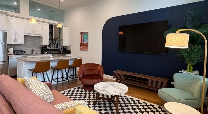 Chic 1 BR w Parking - Image 1