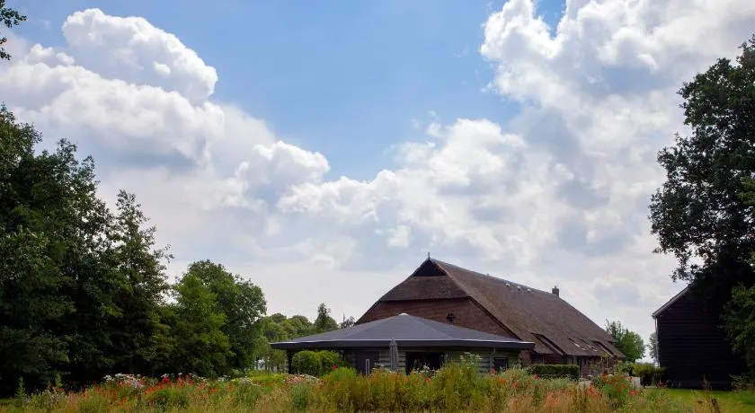 Hoeve H-art, Silo 161, Uniek Drents silo-appartement met privé terras en rust - Image 1