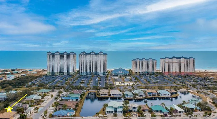 Beachclub Cottage 23 -Upscale Luxury-Privacy-2-Kings-5 minute walk to Beach - Image 1
