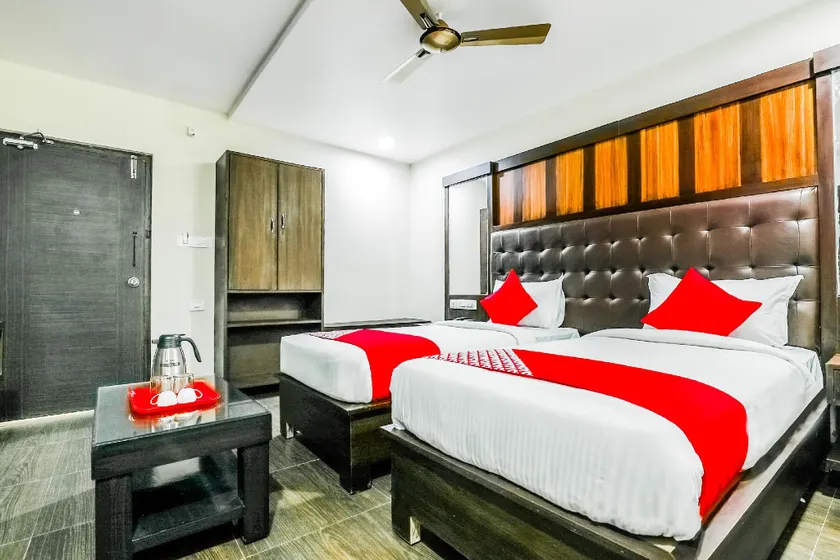 OYO 16155 Hotel Dcm Grand - Image 1