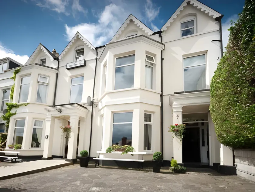 Ennislare House Guest Accommodation - Image 1