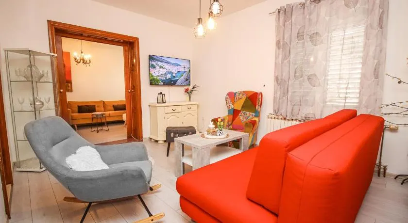 Great location,2 bedroom apartment - Image 1