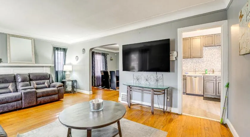 West Detroit Bungalow < 10 Mi to Ford Field - Image 1