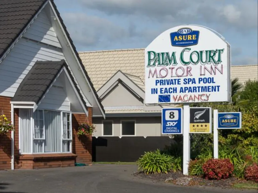Palm Court Motor Inn - Image 1