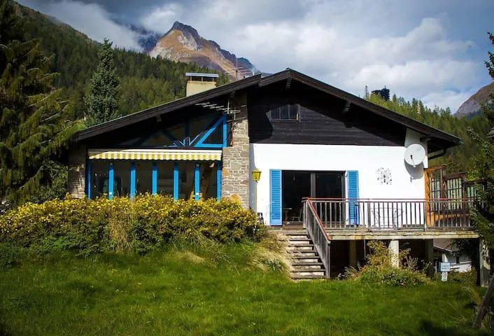 Casa vacacional apta para familias con sauna, barbacoa y terraza | Cerca de las pistas de esquí | Adaptada para teletrabajar | Admite perro - Image 1