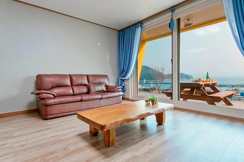 Changwon Gwaengibada Pension - Image 1