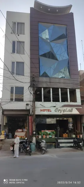 HOTEL CRYSTAL - Image 1