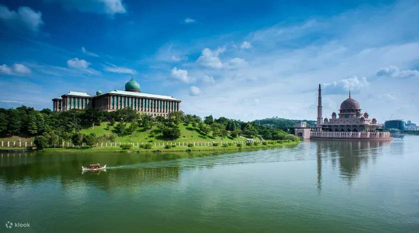 KLIA Ehsan Residences Fully Air-Con Family Suite - Image 1
