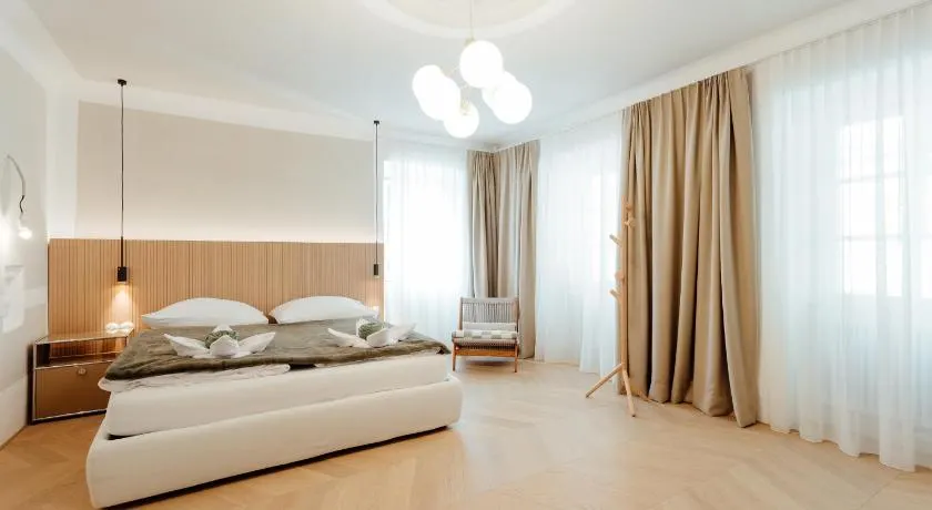 Apartmánový dom BiSou - Trojičné námestie - Image 1