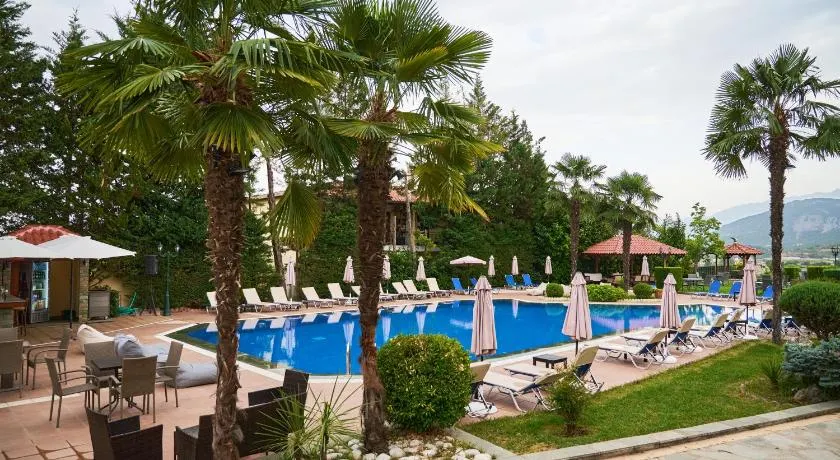 Famissi Eden Hotel - Image 1
