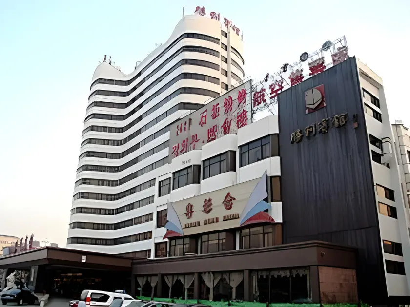 Victory Hotel - Image 1