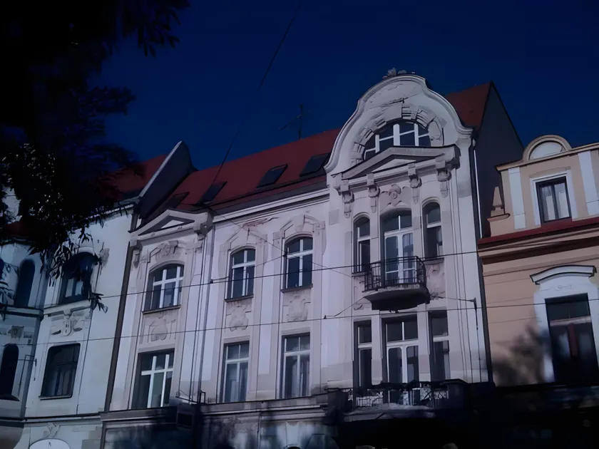 Hotel Line - Image 1