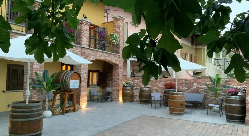 La Cantina Rent Rooms - Image 1