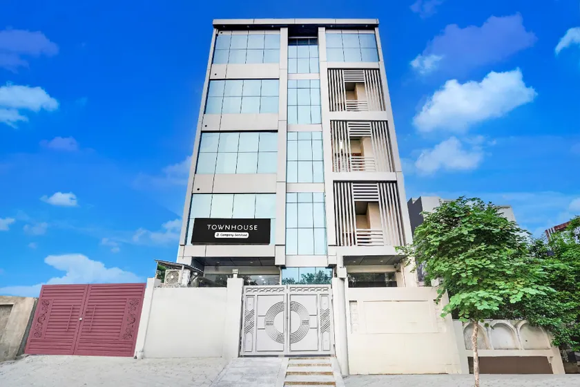 Super Townhouse Sector 63 A Noida - Image 1