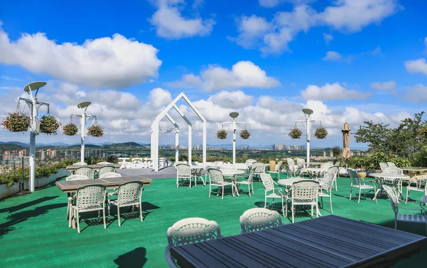 Qingdao Tiantai Mountain le'ai Hot Spring Art Hotel - Image 1