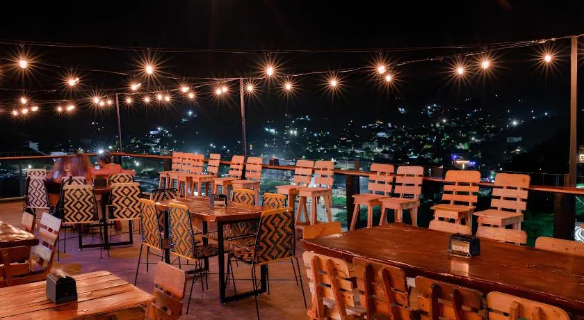 Playa Alta Hostal - Image 1