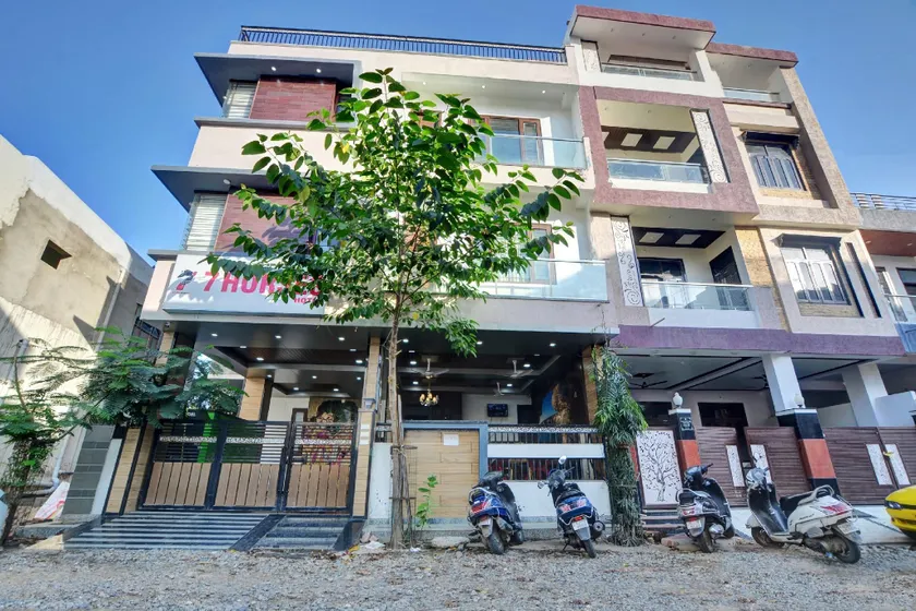 Hotel O Seven Horses Hotel - Image 1