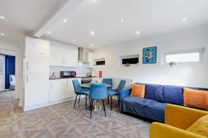 Kings House Apartment Hayes, West London Apt A - Image 1