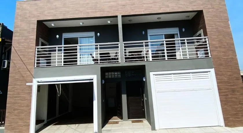 Sobrados Molhes - Image 1