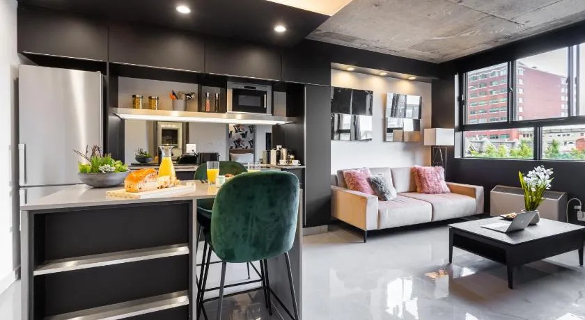 Pierce Boutique Apartments by Simplissimmo - Image 1