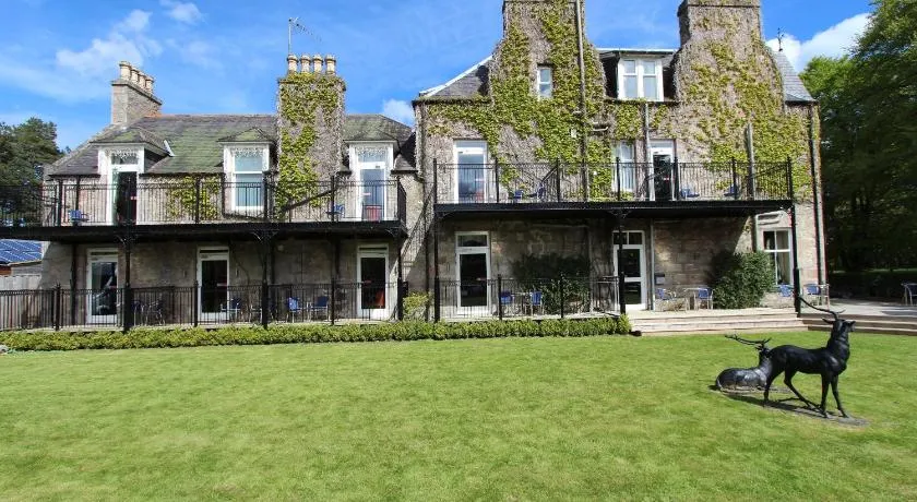 Loch Kinord Hotel - Image 1