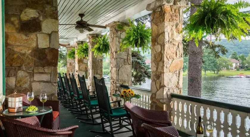 Lake Pointe Inn - Image 1